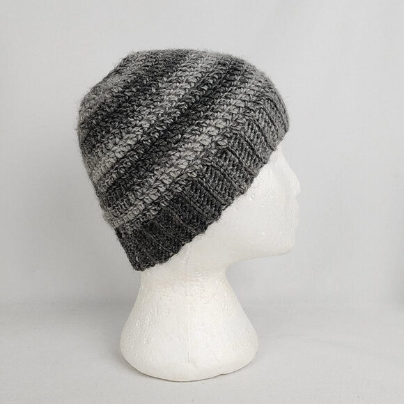 Handmade Grey Knit Pony Tail Toque - Picture 4 of 7